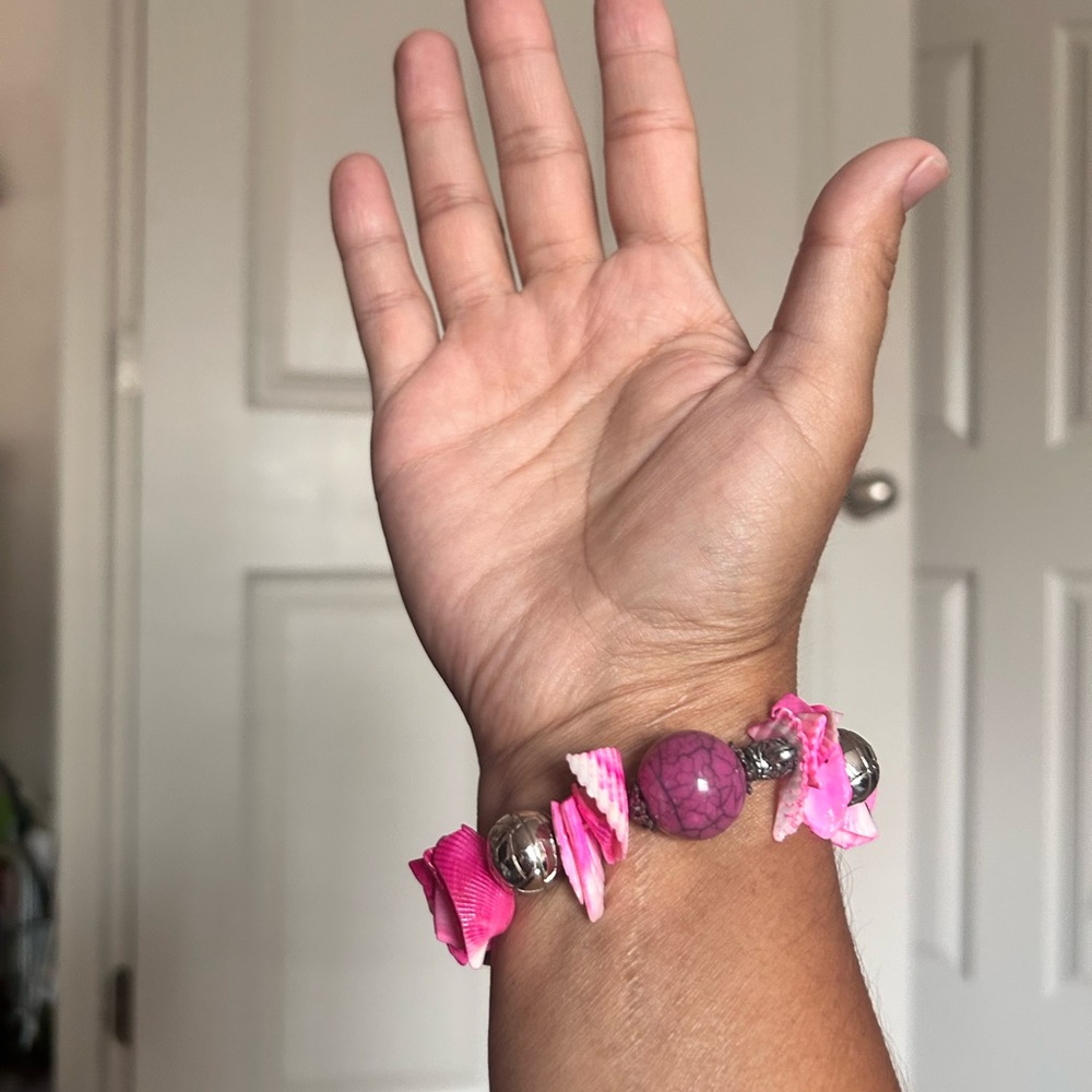 Pink Sea shell & beads stretchy Bracelet